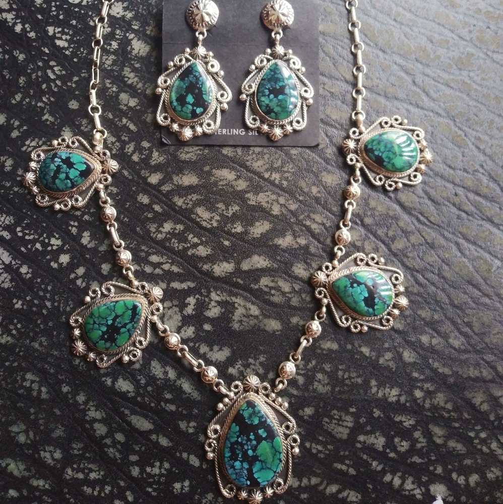 Gorgeous handmade Navajo set Raymond Delgarito